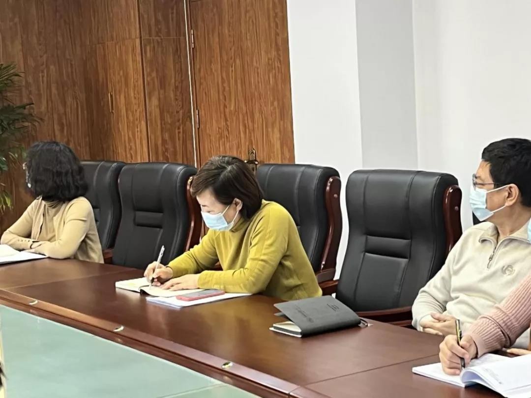 x站
师生收听收看全省第十次党代会开幕式直播实况.jpg